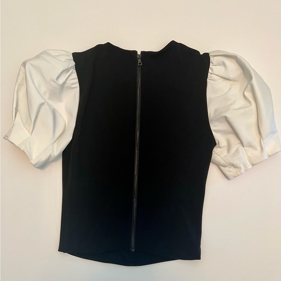 alice + olivia
Aubrey Puff Sleeve Crop Top - Picture 8 of 9